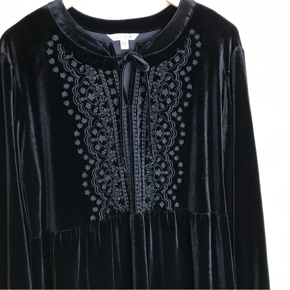 The Pioneer Woman Size XXXL Velour Top Babydoll Embroidered Tie Neck Black Tunic - Picture 4 of 10